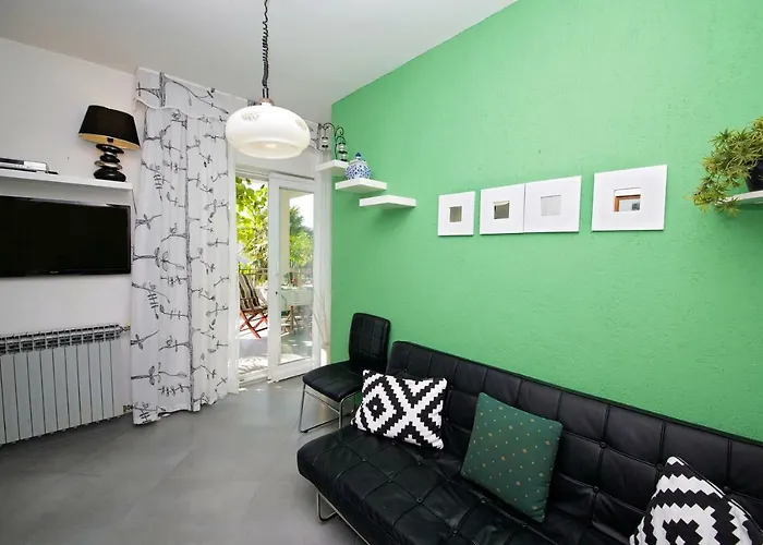 Melanija 1 아파트 로비니