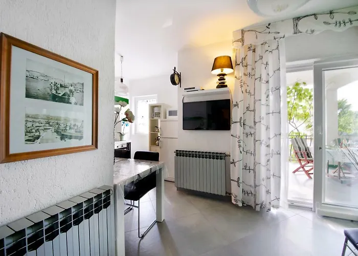 Melanija 1 아파트 로비니