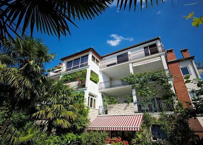 Melanija 1 아파트 로비니